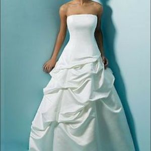 Wedding Dress: Alfred Angelo Classic